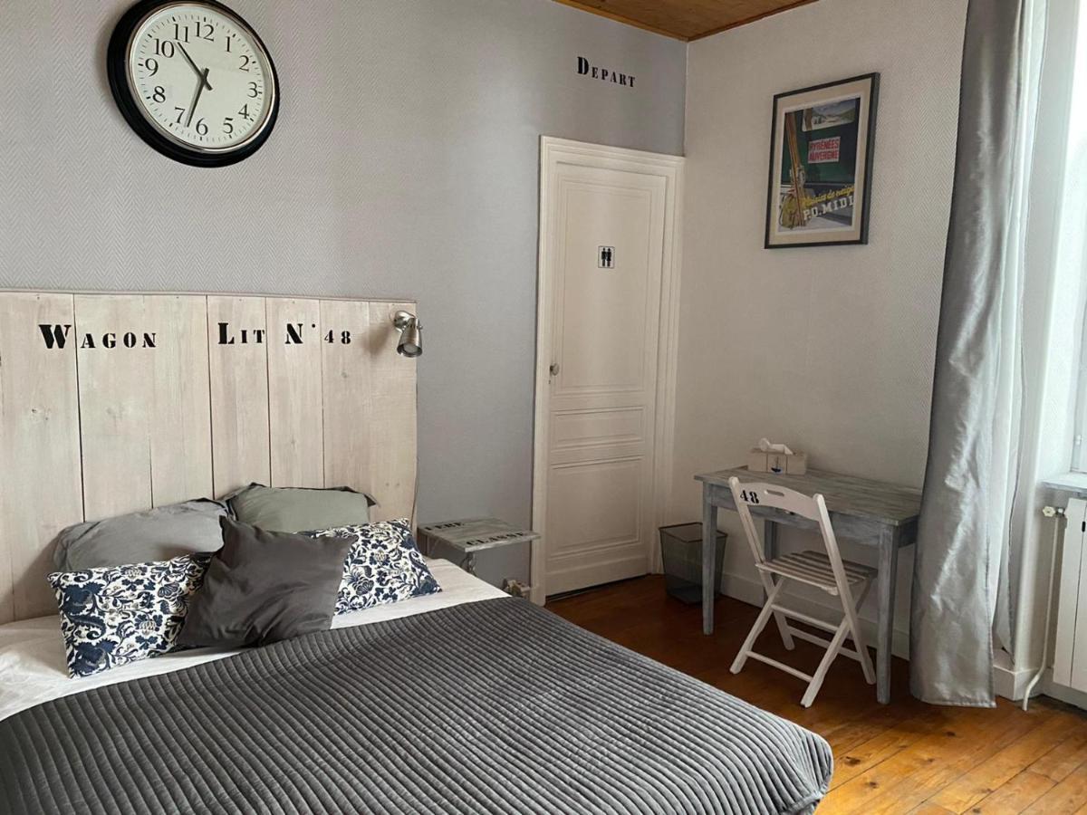 La Gare Bed & Breakfast Gondrin Exterior photo