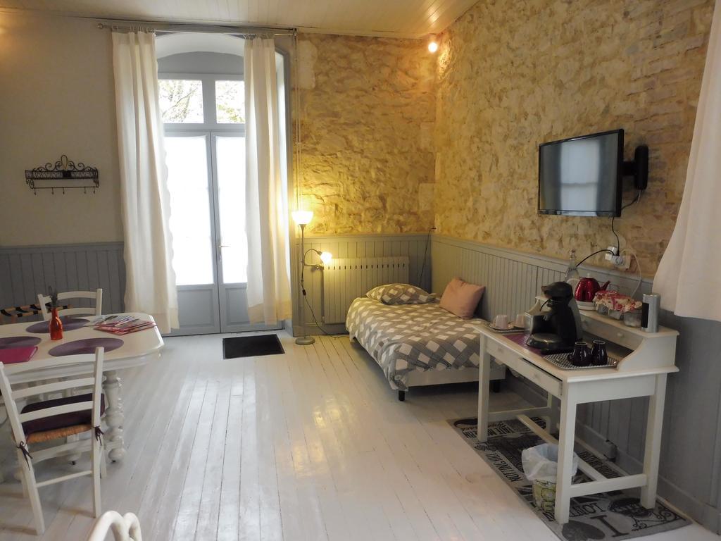 La Gare Bed & Breakfast Gondrin Exterior photo